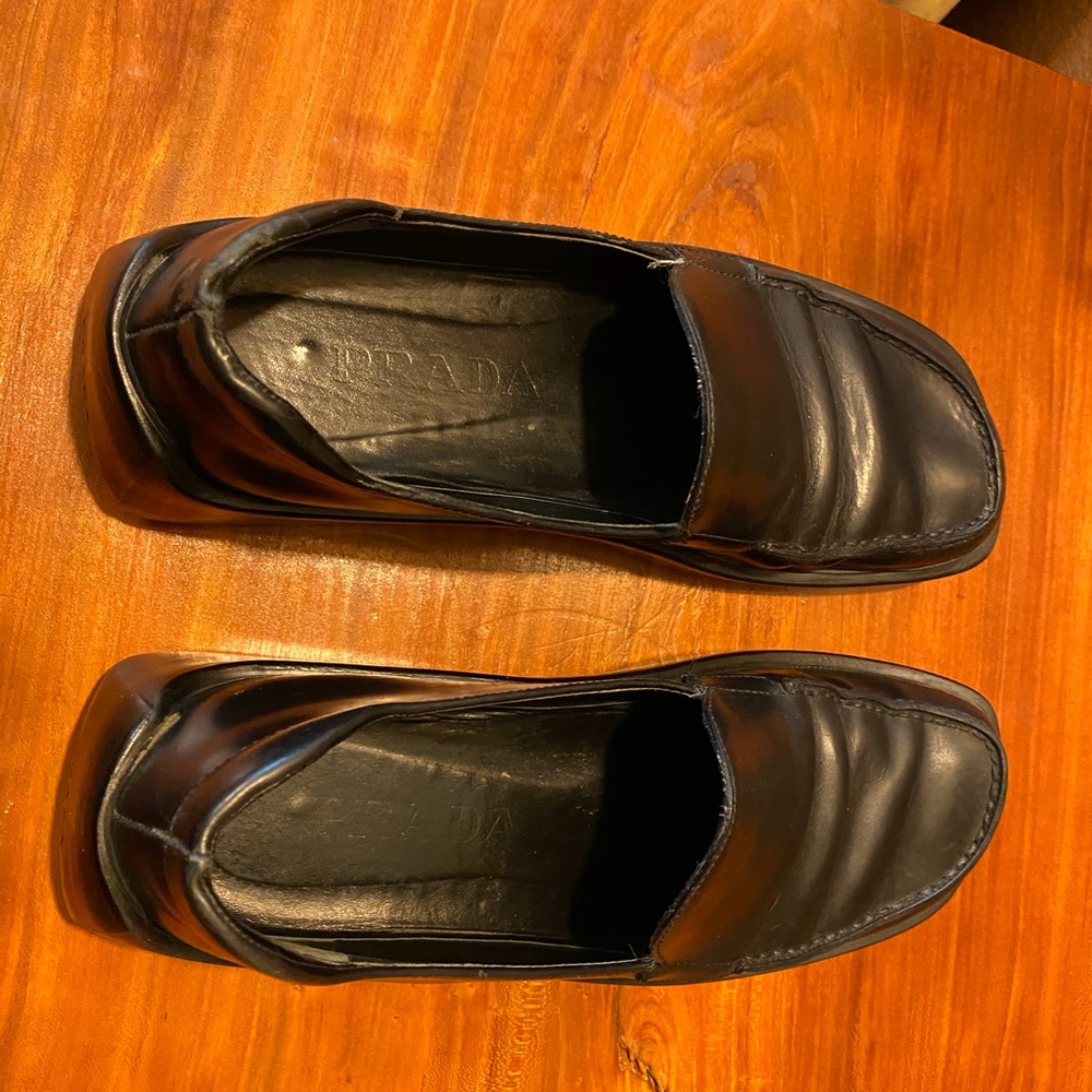 Pravda leather ladies loafer